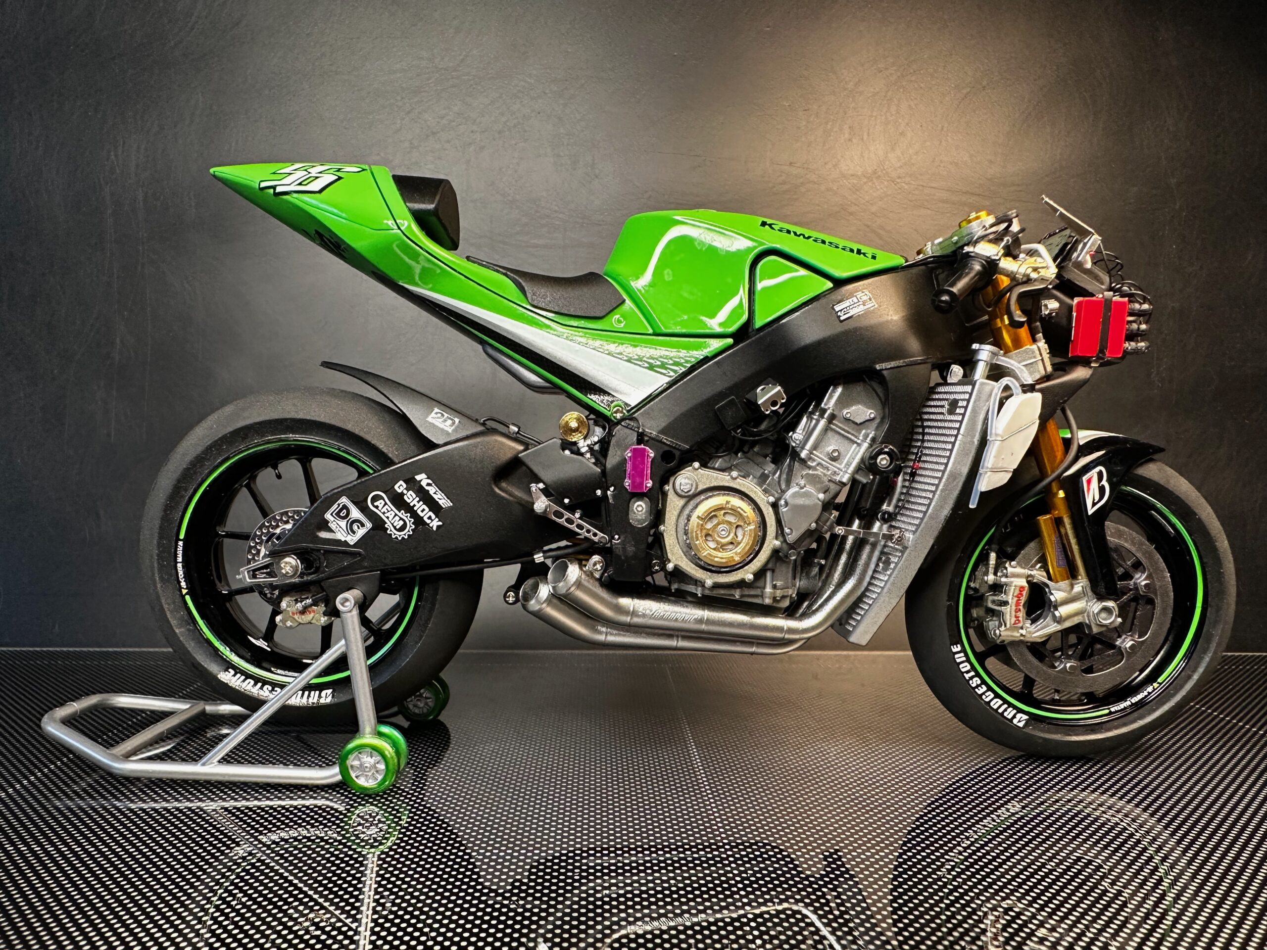 Kawasaki Ninja ZX-RR 1/12th scale